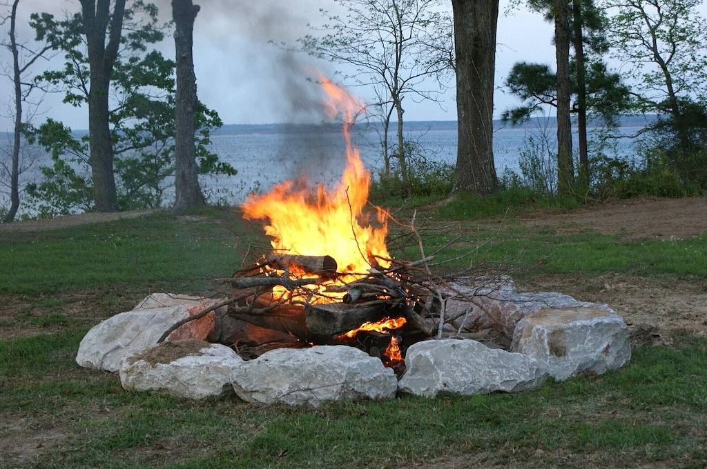 Luxuriöse Waterfront Lodge mit Heimkino und Bootsverleih! in Toledo Bend Reservoir