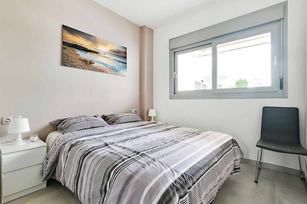 Entire apartment, Villa Amalia 61: Ground floor with garden in Mar Azul Torrevieja, Torrevieja