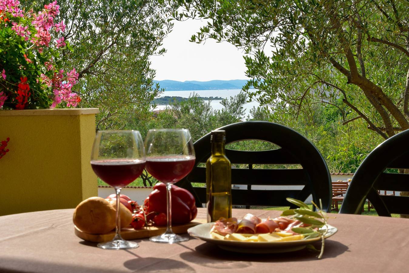 Ganze Wohnung, 2-Zimmer-Ferienwohnung mit Terrasse und Meerblick Drage, Biograd A-5904-d in Drage (Pakoštane), Zadar