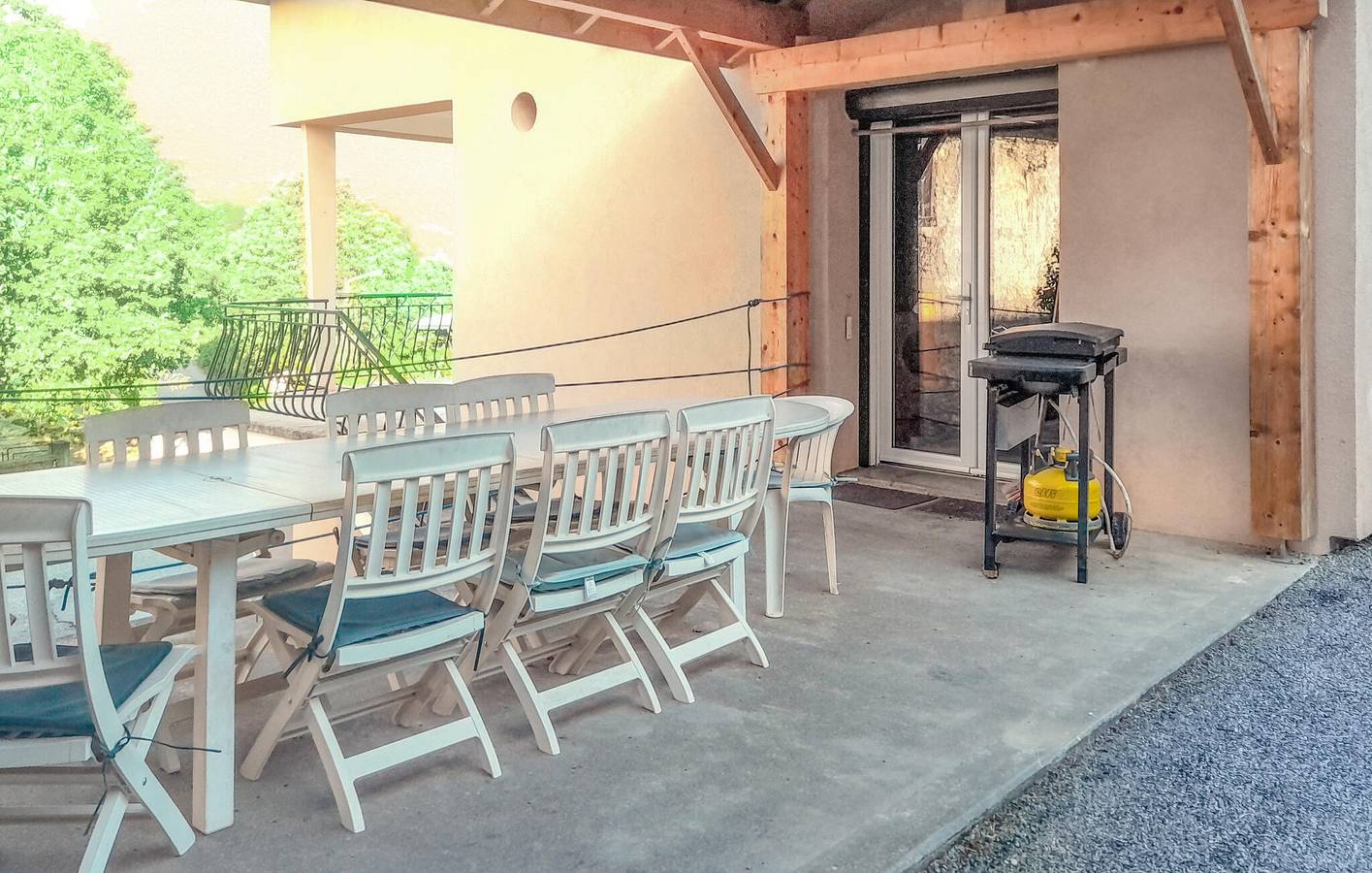 Appartement de charme avec jardin et garage, WiFi - Parfait pour la pêche ! in Bellaffaire, Région de Forcalquier