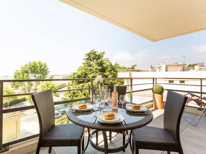 Location de vacances pour 4 personnes, avec Terrasse et Jardin à Cagnes-sur-Mer