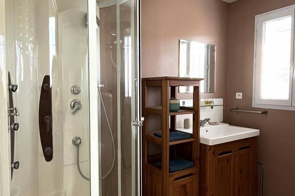 Villa Fonbrun in a peaceful setting in Pignans, Brignoles region