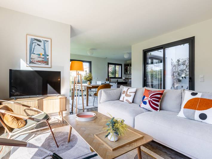 Location de vacances pour 8 personnes, avec terrasse et jardin dans Petite Plage Saint Trojan Les Bains - 2