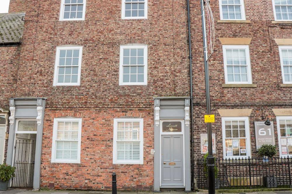 Tynemouth Village Penthouse, family friendly in Tynemouth in Tynemouth, North Tyneside