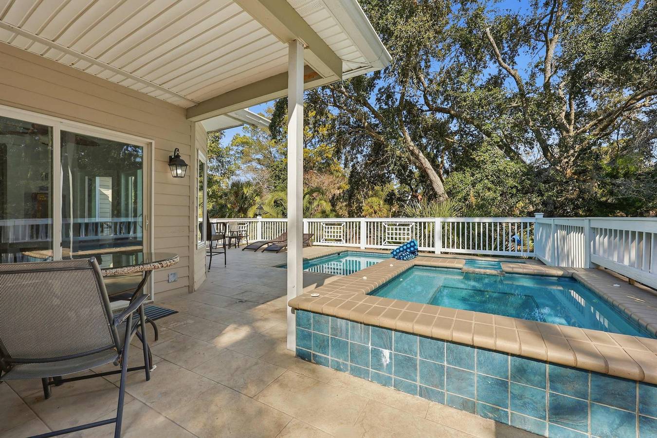 Coastal Luxe Retreat - Heated Pool - Games - Games in Coligny Beach, Shipyard Plantation