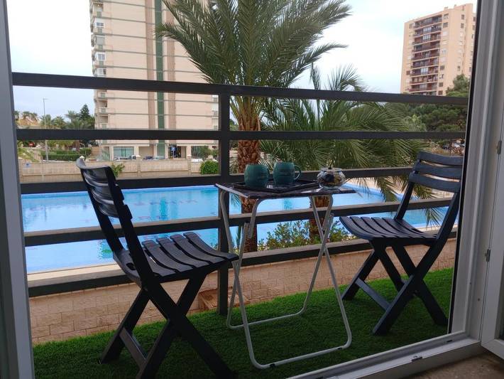 Apartamento de vacaciones para 4 personas, con vistas además de piscina y balcón - 1