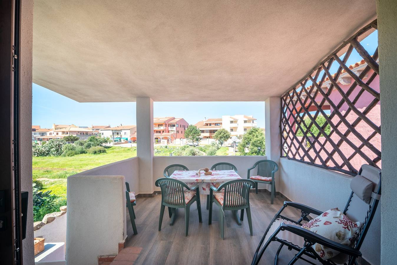 Ferienhaus 'Mavi Primo Piano' mit privater Terrasse, Wlan und Klimaanlage in Palau (dorf), Palau (Sardinien)