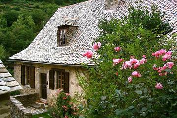 Maison de vacances pour 2 personnes, avec piscine ainsi que jardin et balcon dans l' Aveyron