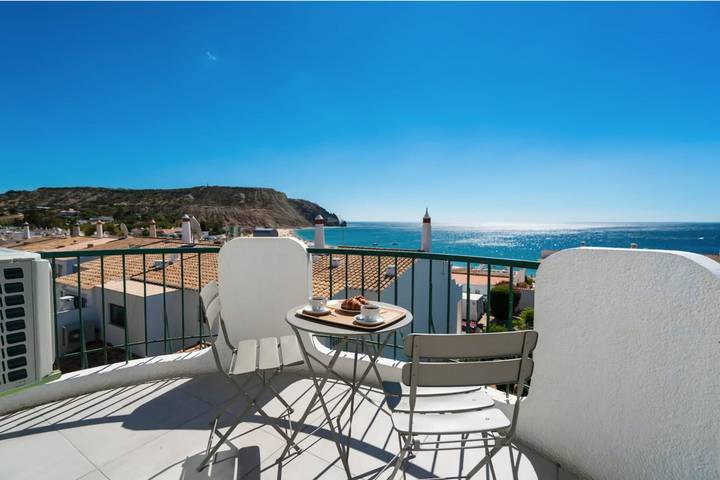 Holiday rental for 2 people, with balcony in Luz
