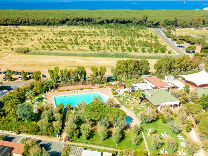 Camping für 4 Personen, mit Terrasse und Kinderpool in Cecina