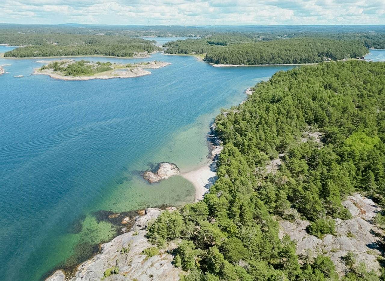 Charmig stuga nära havet på Rossö in Norra Västkusten