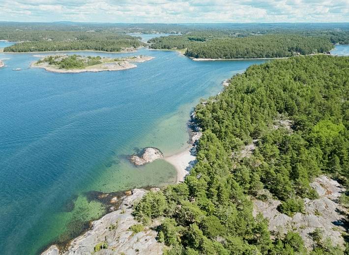 Charmig stuga nära havet på Rossö in Norra Västkusten
