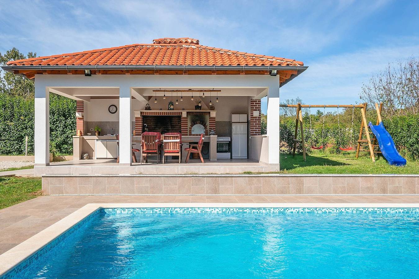 Charmante Villa mit privatem Pool, Klima, Sonnenliegen, Terrasse und Grill in Marčana, Südküste Istrien