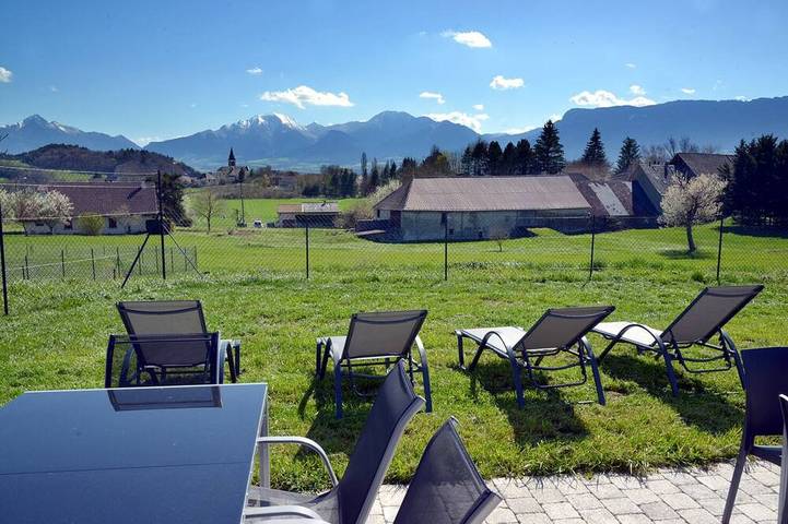 Location de vacances pour 14 personnes, avec Jacuzzi et Jardin à Lavars