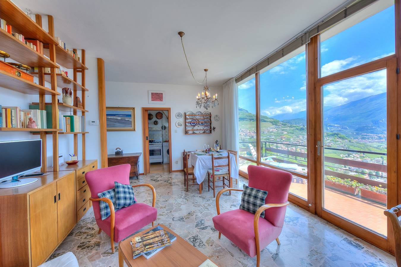 Ganze Wohnung, Sunrise On The Garda Lake in Riva del Garda, Gardasee-Berge