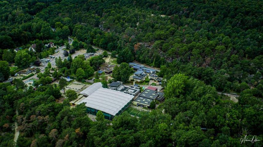 Camping pour 6 personnes, avec terrasse et piscine dans Seine-et-Marne - 4