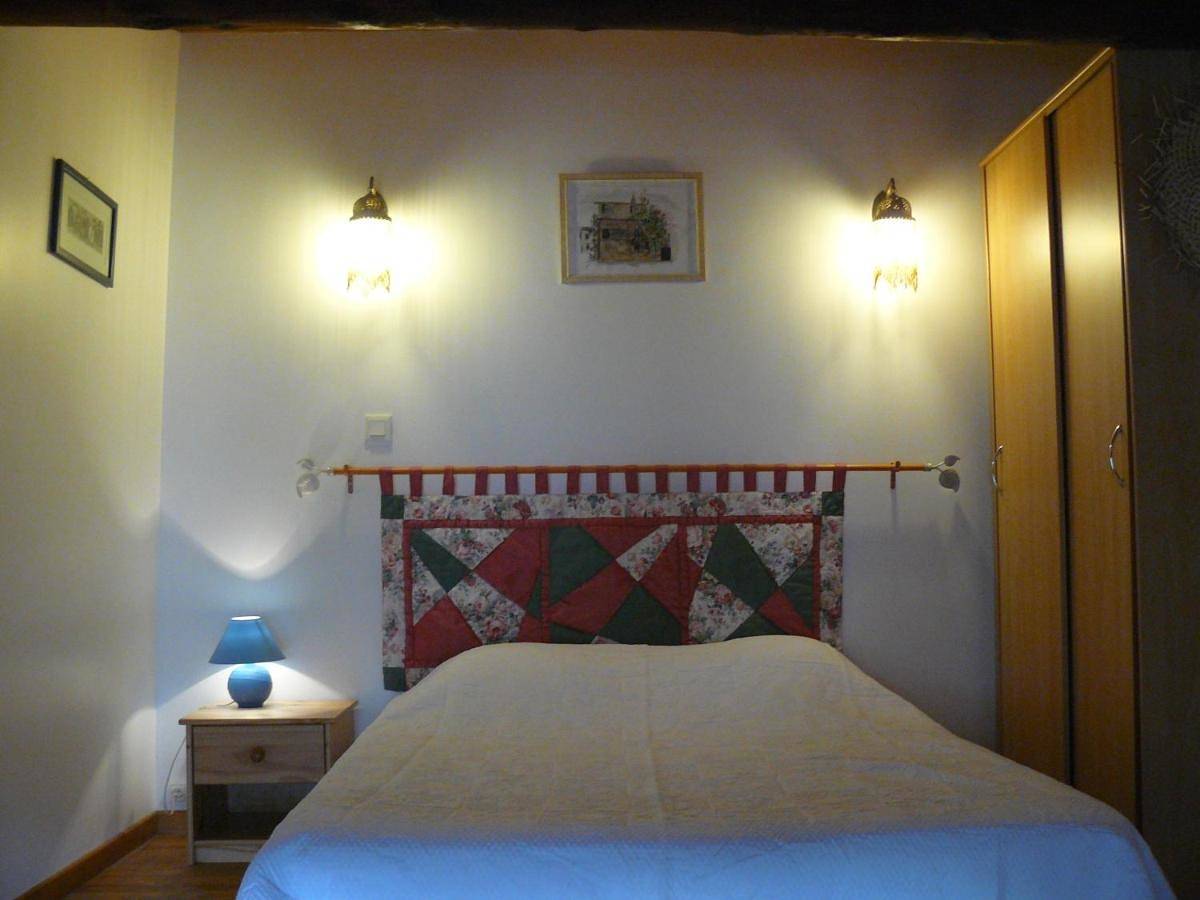 Appartement entier, Three-Bedroom Apartment in Le Chaffaut-Saint-Jurson, Alpes-de-Haute-Provence