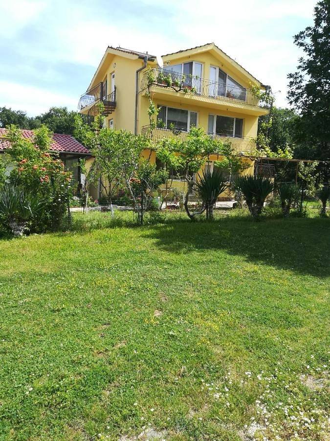 Family Room with Mountain View in Sinemorets, Zarewo