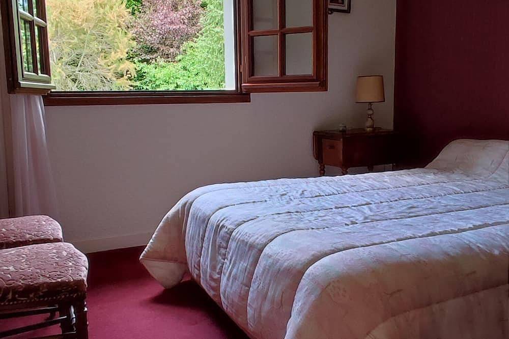 House in Valbonnais near a lake ideal for walking and cycling in Valbonnais, Nationalpark Écrins