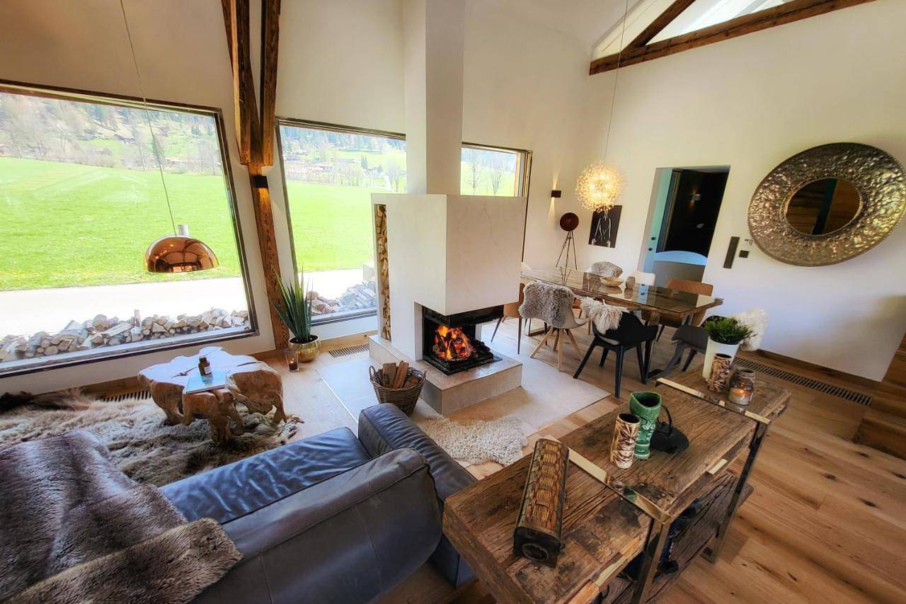 Stylische Alpenlounge mit Pool, Blockhaus-Sauna und Jacuzzi für bis zu 12 Personen in Sudelfeld, Bayrischzell