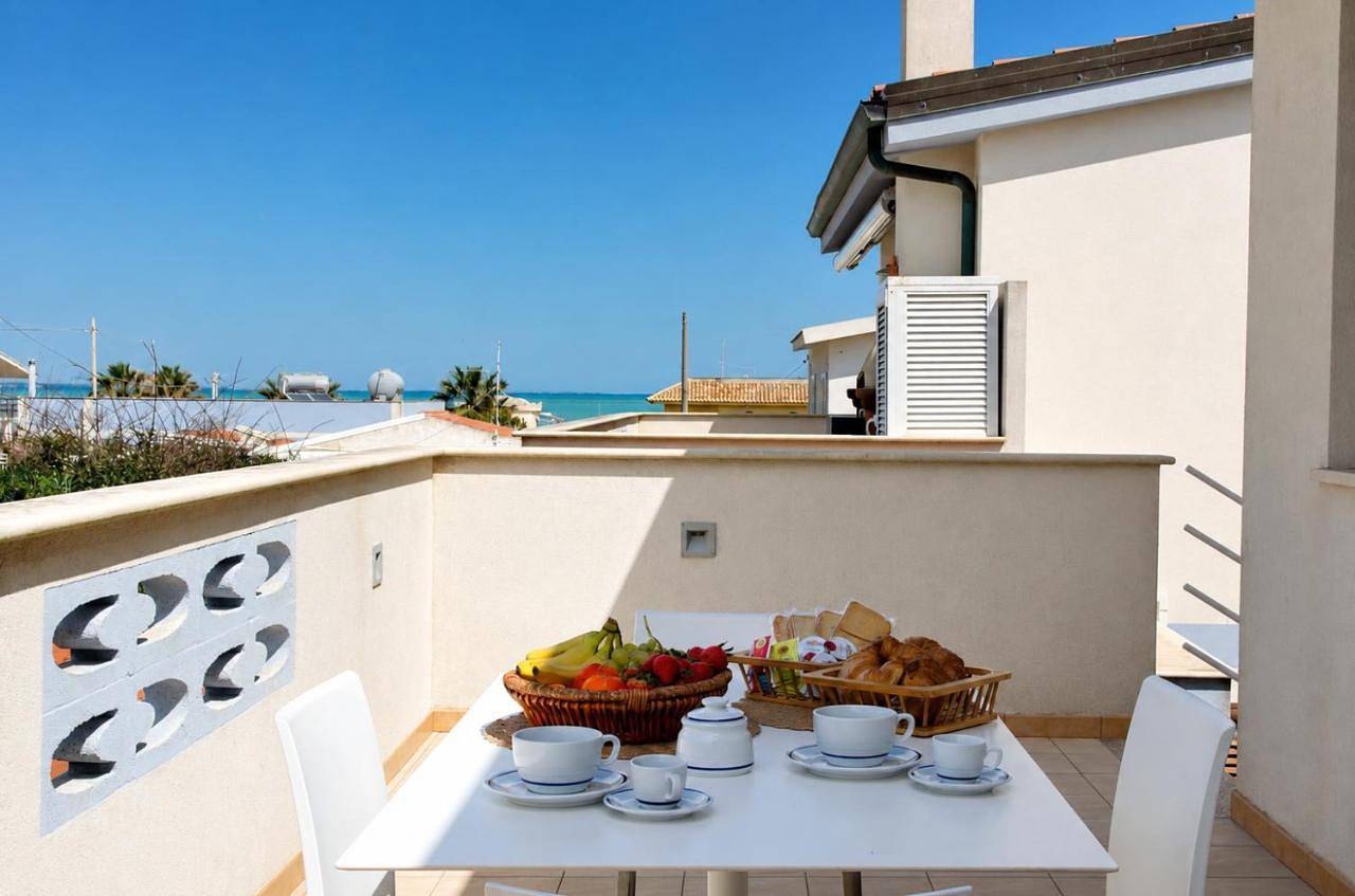 Appartement entier, San Lorenzo Blue Apartments - 150m from the Beach in San Lorenzo, Région de Noto