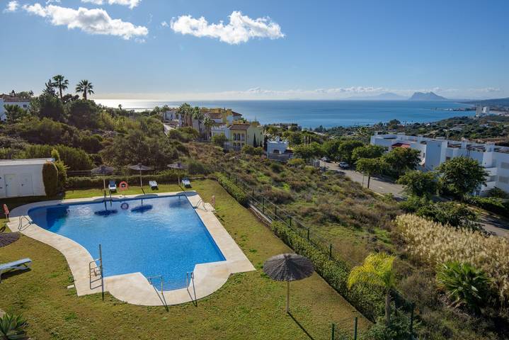 Ferienhaus für 8 Personen, mit Whirlpool und Garten in Manilva