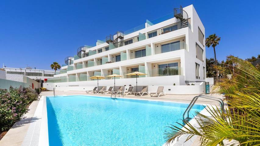 Apartahotel para 6 personas, con piscina además de jardín y vistas en Fuerteventura