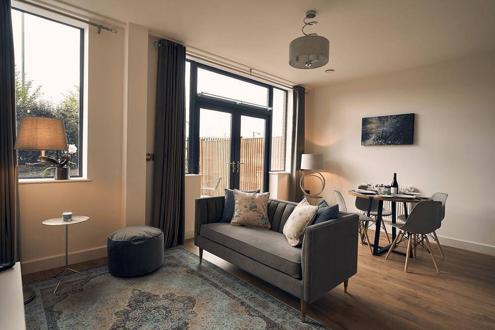 Apartamento entero, Kingfisher-Estándar-Apartamento-Baño Privado-Terraza in Hungerford, Berkshire