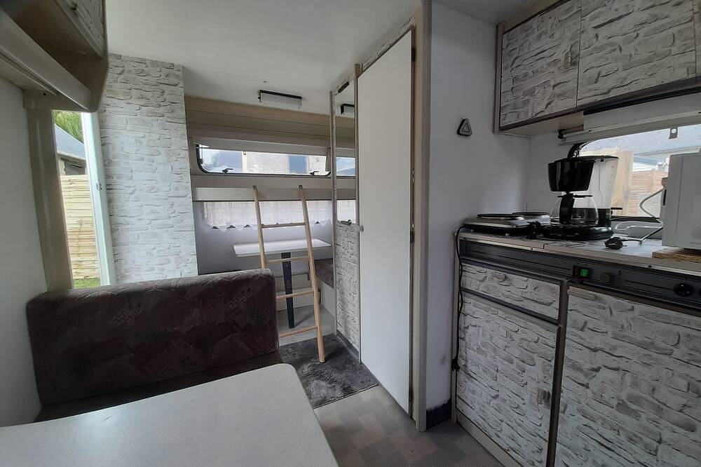 La Caravane Campagnarde (5 personnes), sur terrain privé in Aisne