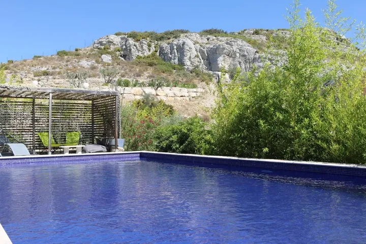 Casa de vacaciones para 12 personas, con piscina además de vistas y jardín - 1