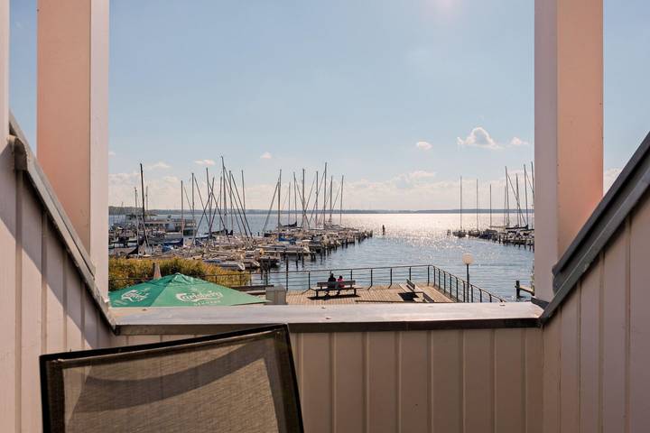Ferienwohnung für 4 Personen, mit Balkon und Seeblick in Neubukow-Salzhaff