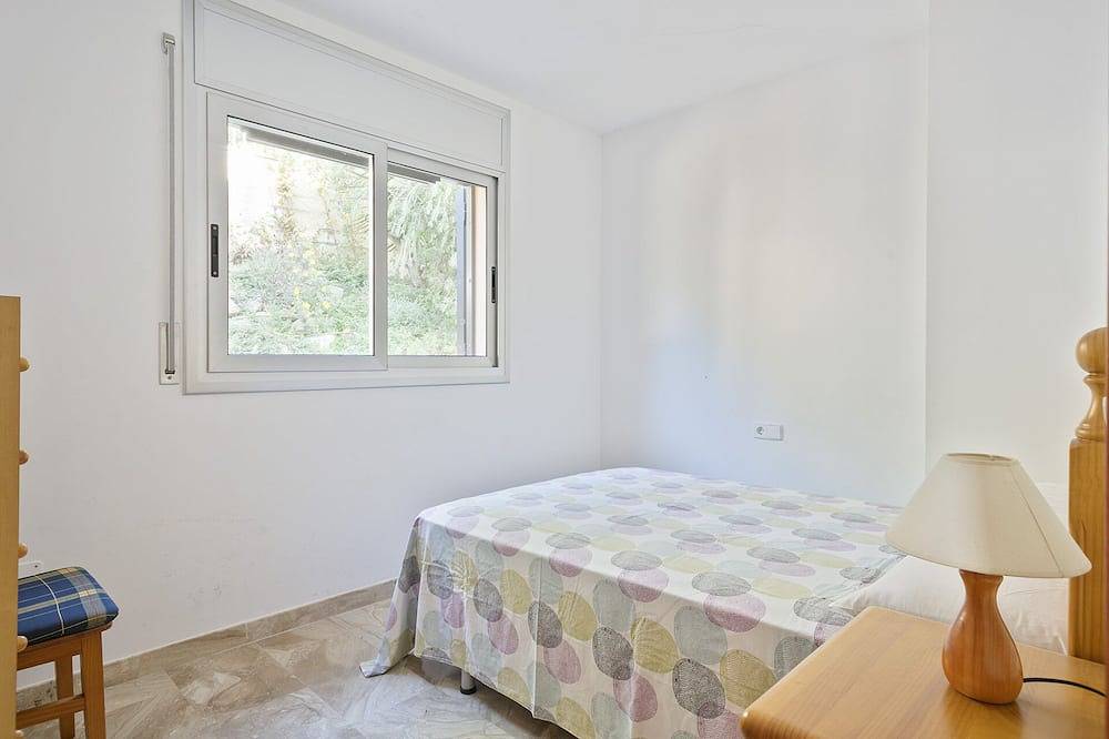 House on the beach with pool, for 9 people. in Sant Pol de Mar, Costa del Maresme