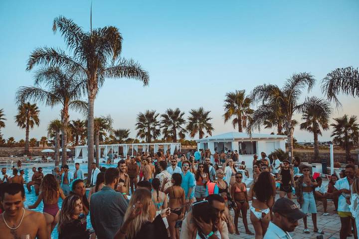 Appartamento per 5 persone, con piscina e giardino nonché piscina per bambini, con animali domestici in Lequile