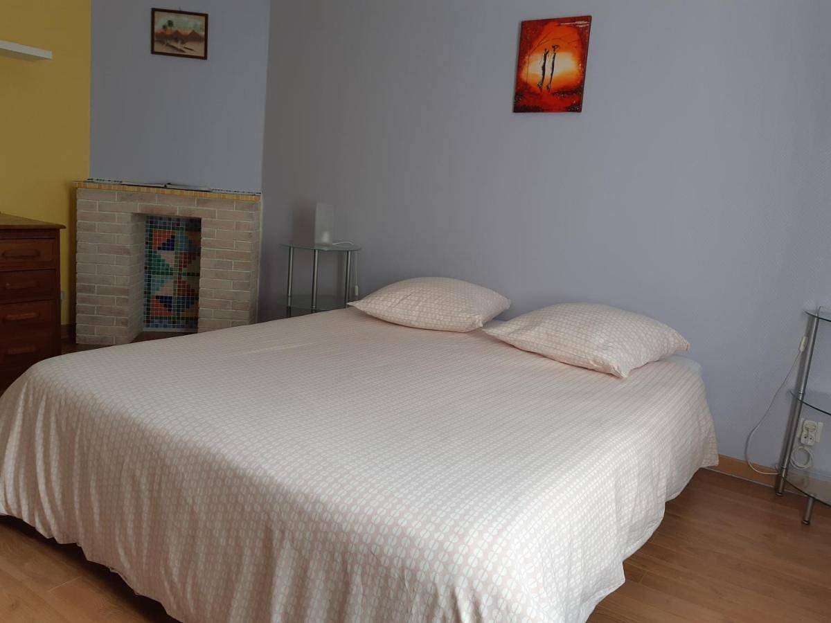 Double Room with Private Bathroom in Saint-Vaury, Région de Guéret