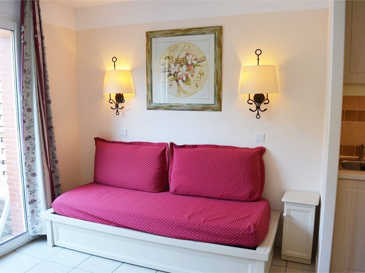 Maison duplex 3 pièces à Grospierres, 6 couchages, terrasse, animaux admis, parking, Wifi payant in Grospierres, Ardèche