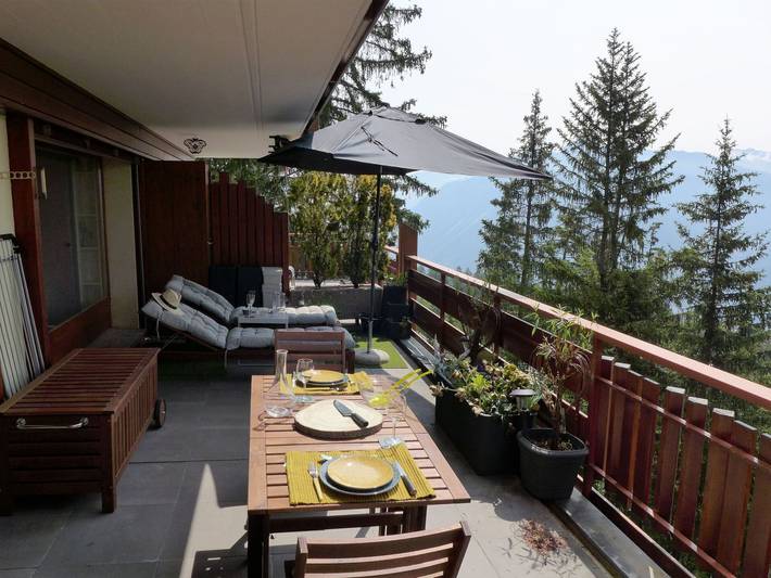 Vacation rental for 2 people, with terrace, with pets in Montana (Switzerland)