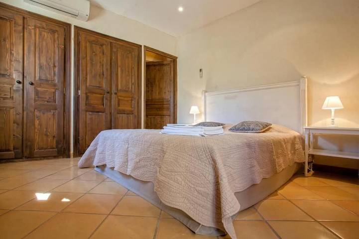 Location de vacances pour 8 personnes, avec terrasse et jardin à Feliceto - 3