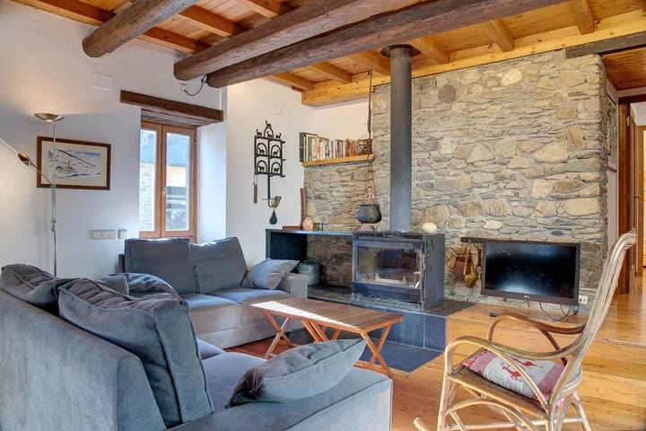 Location de vacances pour 14 personnes, avec vue et jardin dans Gessa - 2