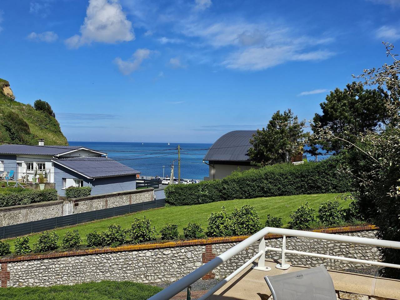 Gite des Dalles, terrasse vue mer in Sassetot-le-Mauconduit, Région du Havre
