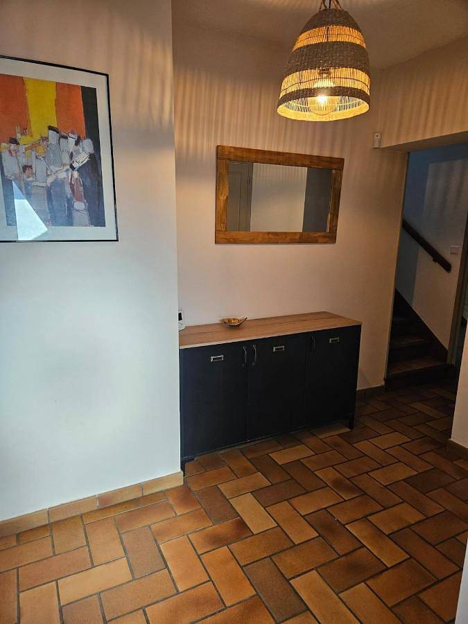 Location de vacances pour 12 personnes, avec terrasse ainsi que vue et piscine à Vouillé - 3