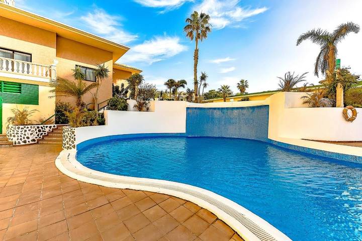 Gîte pour 4 personnes, avec vue ainsi que jardin et piscine dans Playa Paraíso - 4