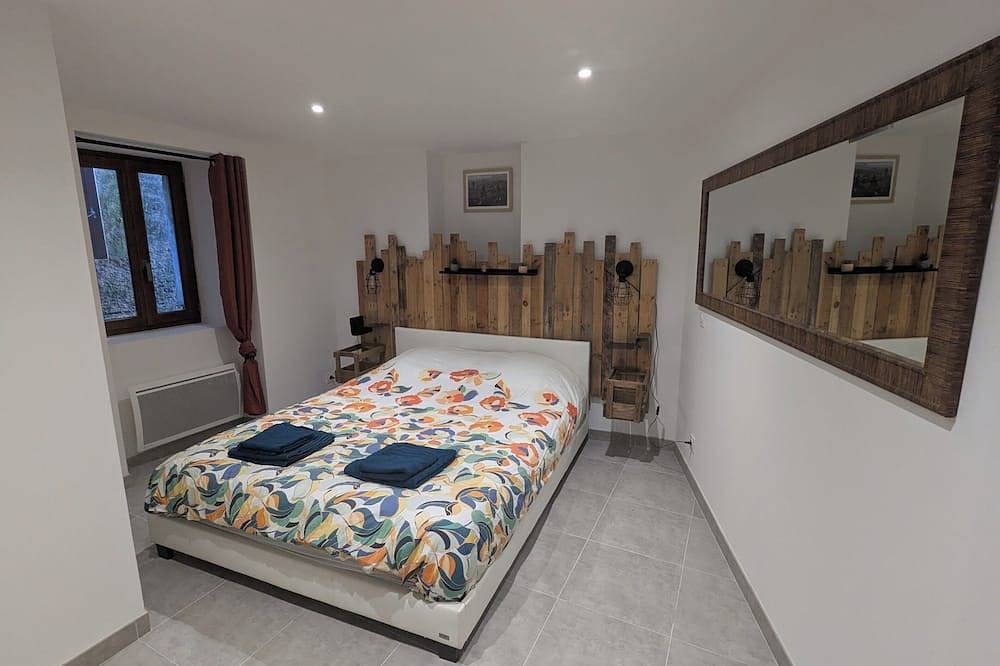 Entire apartment, La Cachette Floracoise - Cosy T2 au cœur de Florac • Centre & calme in Florac-Trois-Rivières, Cévennes