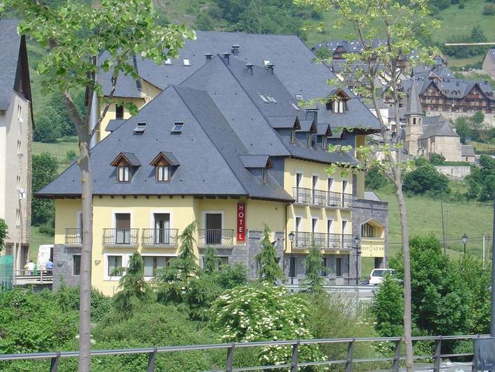 Hôtel pour 2 personnes, avec sauna et jacuzzi dans Vielha - 2