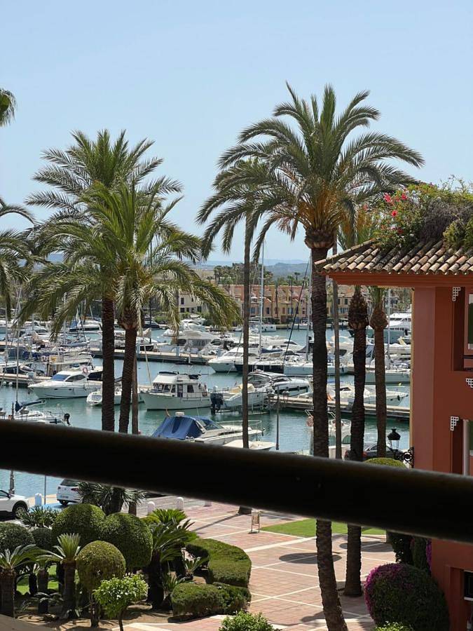 Location de vacances pour 2 personnes, avec vue et terrasse à Sotogrande
