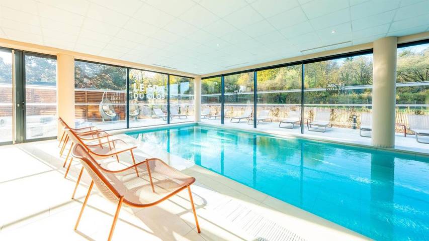 Hôtel pour 2 personnes, avec Jacuzzi et Terrasse ainsi que Jardin et Piscine