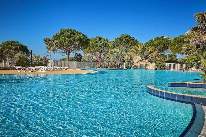 Camping pour 6 personnes dans Côte des Légendes