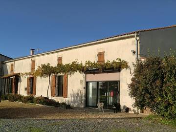 Chambre d’hôte pour 3 personnes, avec jardin et piscine en Charente-Maritime