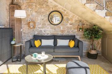Cottage pour 9 personnes, avec terrasse ainsi que piscine et jardin à Saint-Didier-au-Mont-d'Or
