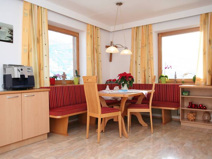 Ferienwohnung für 7 Personen, mit Balkon und Garten sowie Ausblick im Zillertal - 4