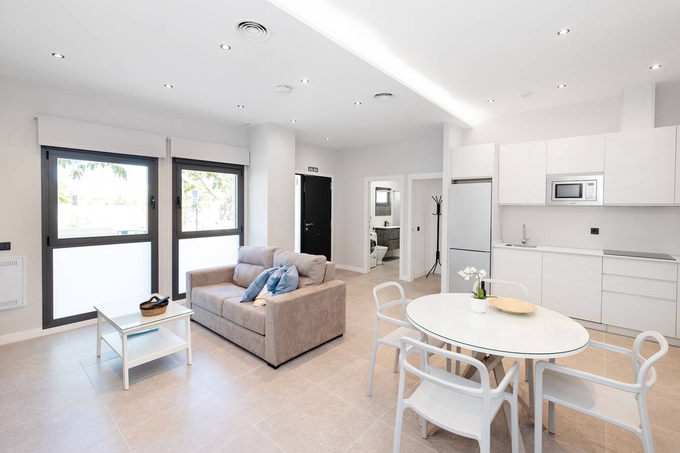 Appartement entier, Appartement '2 Dorm Antares' avec piscine partagée, Wi-Fi et climatisation in Torre del Mar, Costa del Sol